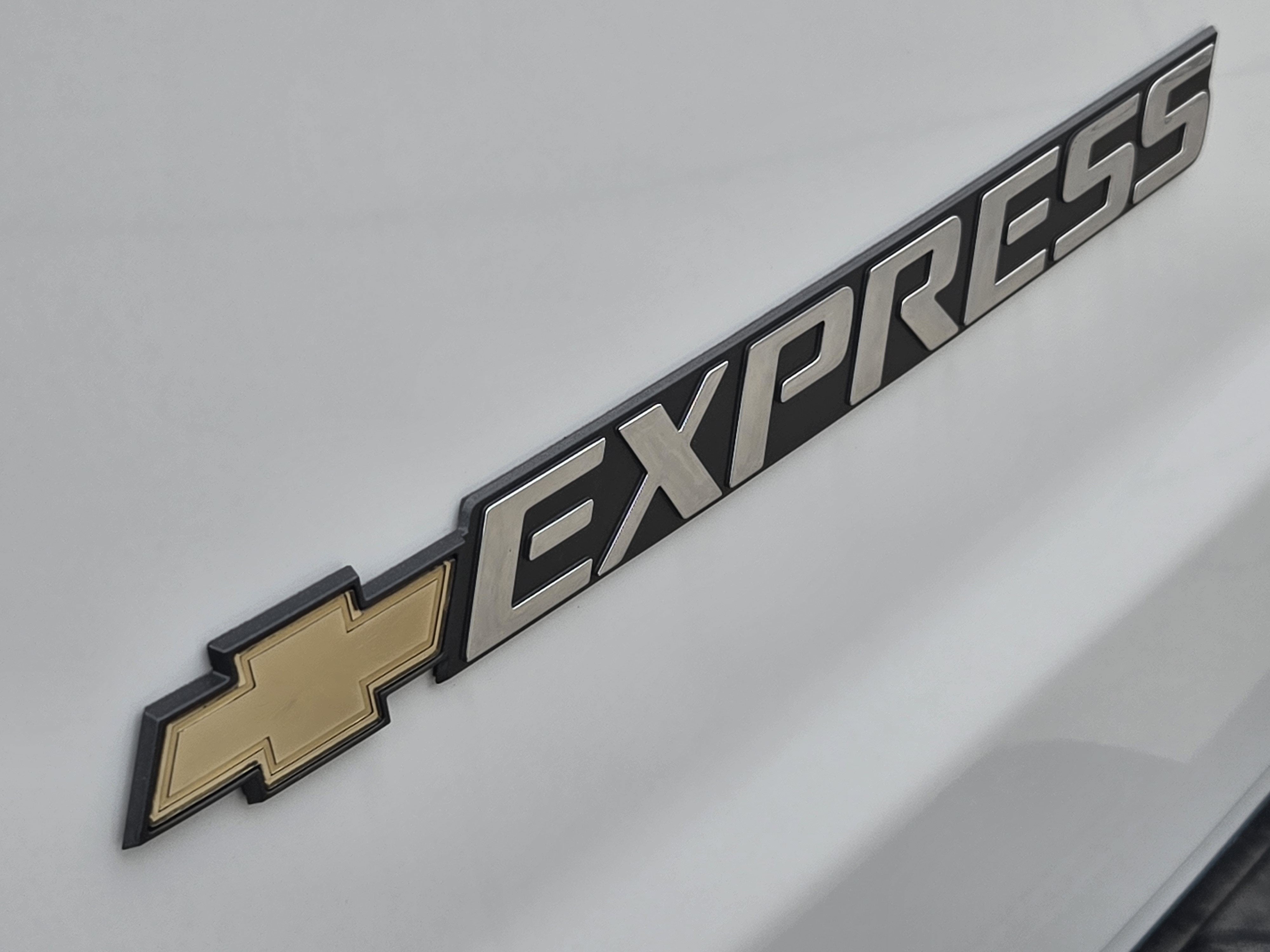 2025 Chevrolet Express Cargo Van Base
