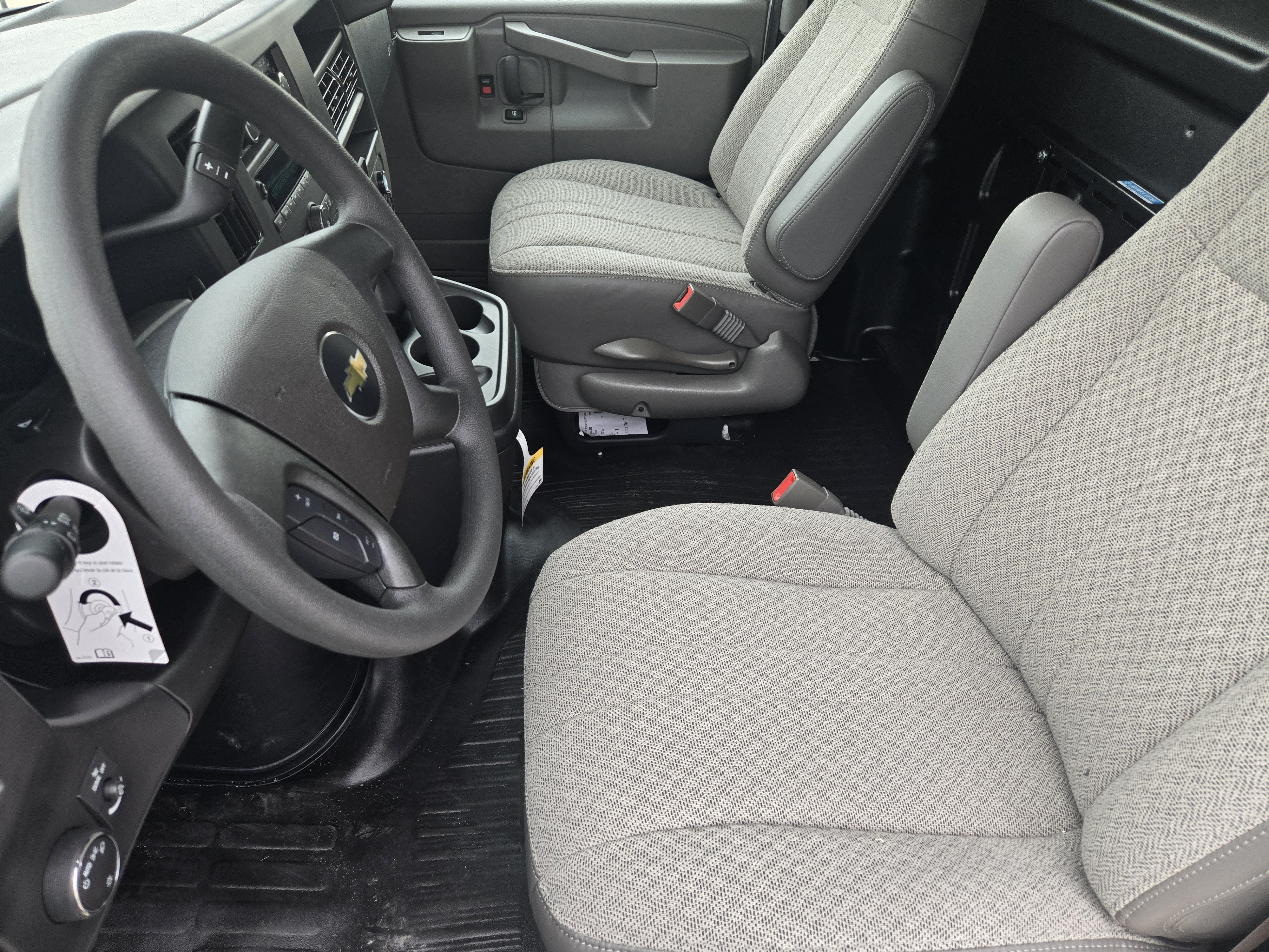 2025 Chevrolet Express Cargo Van Base