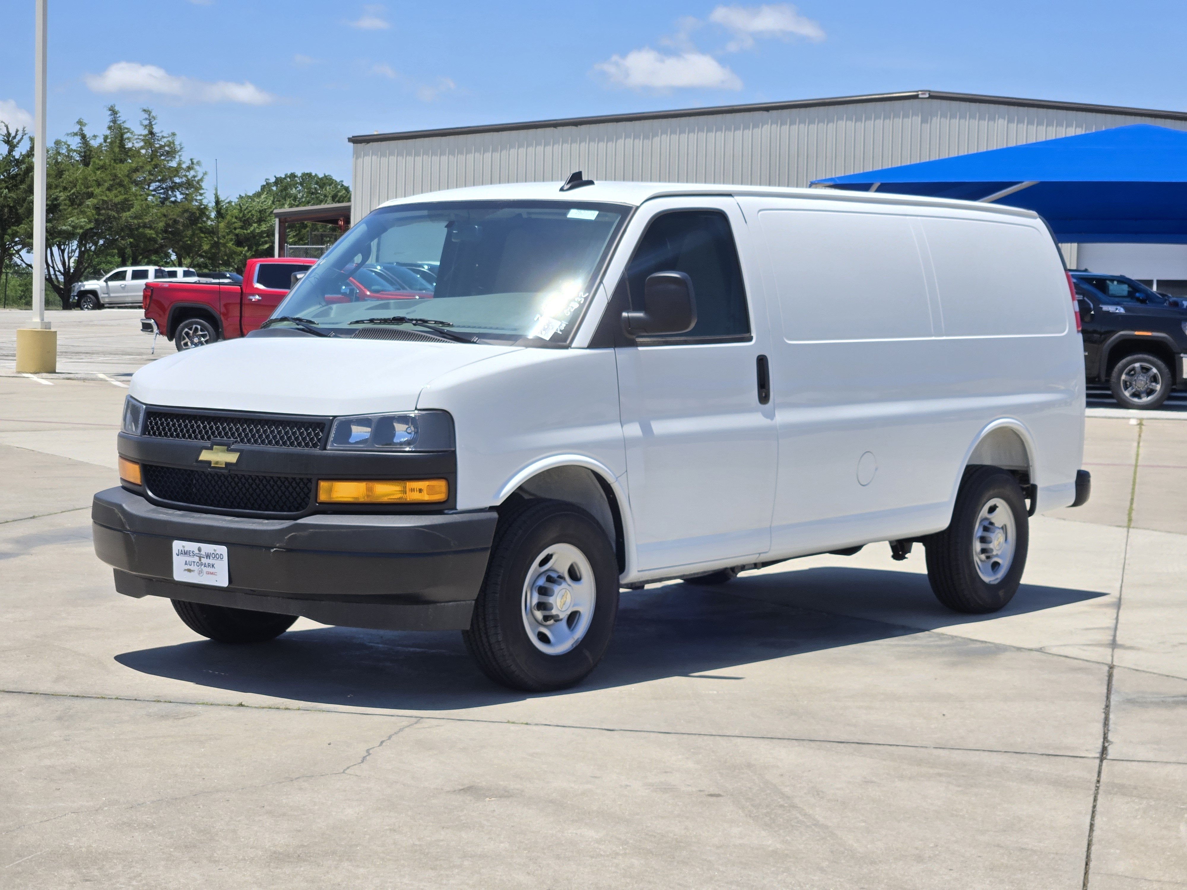 2025 Chevrolet Express Cargo Van Base