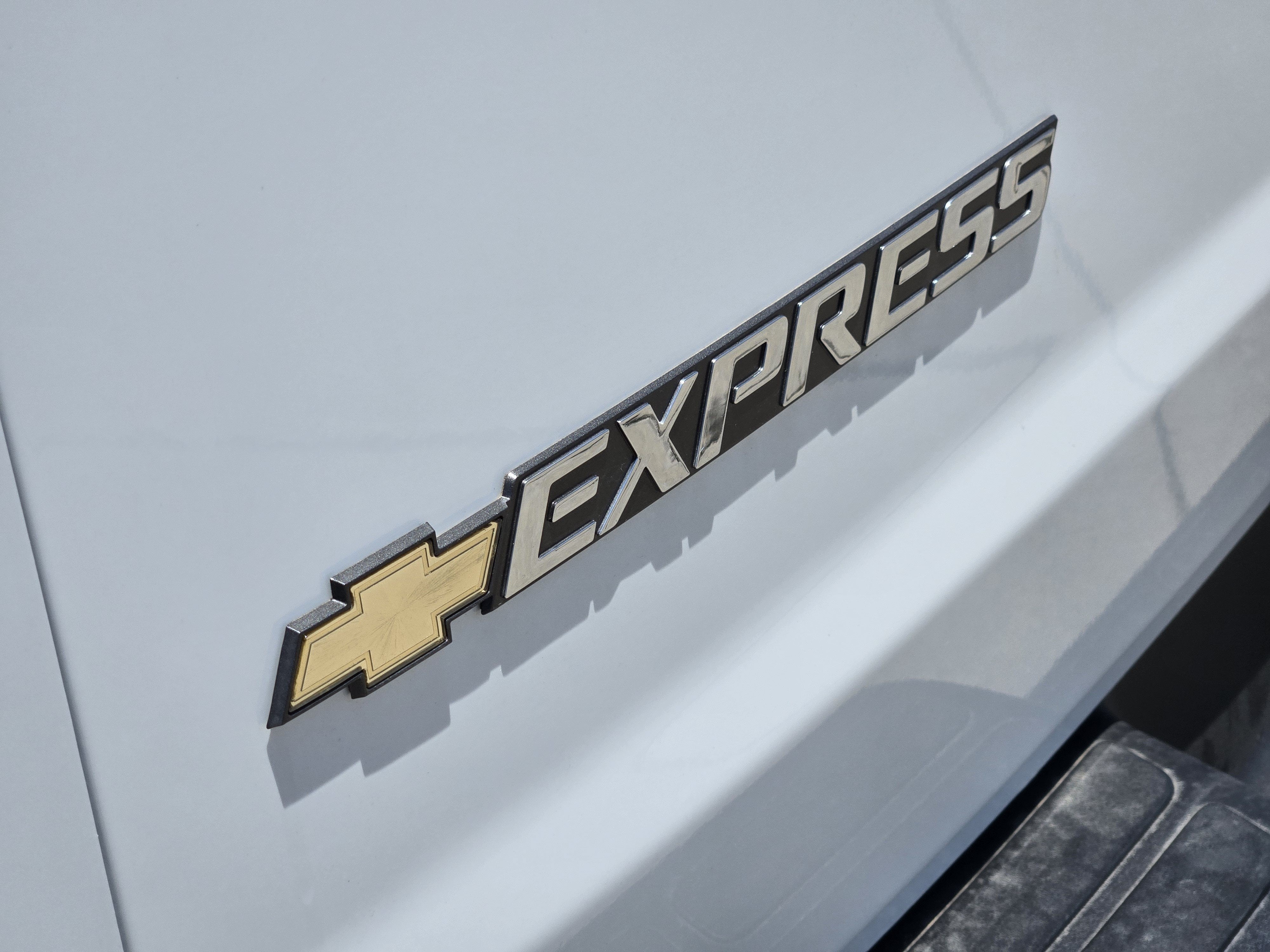 2025 Chevrolet Express Cargo Van Base