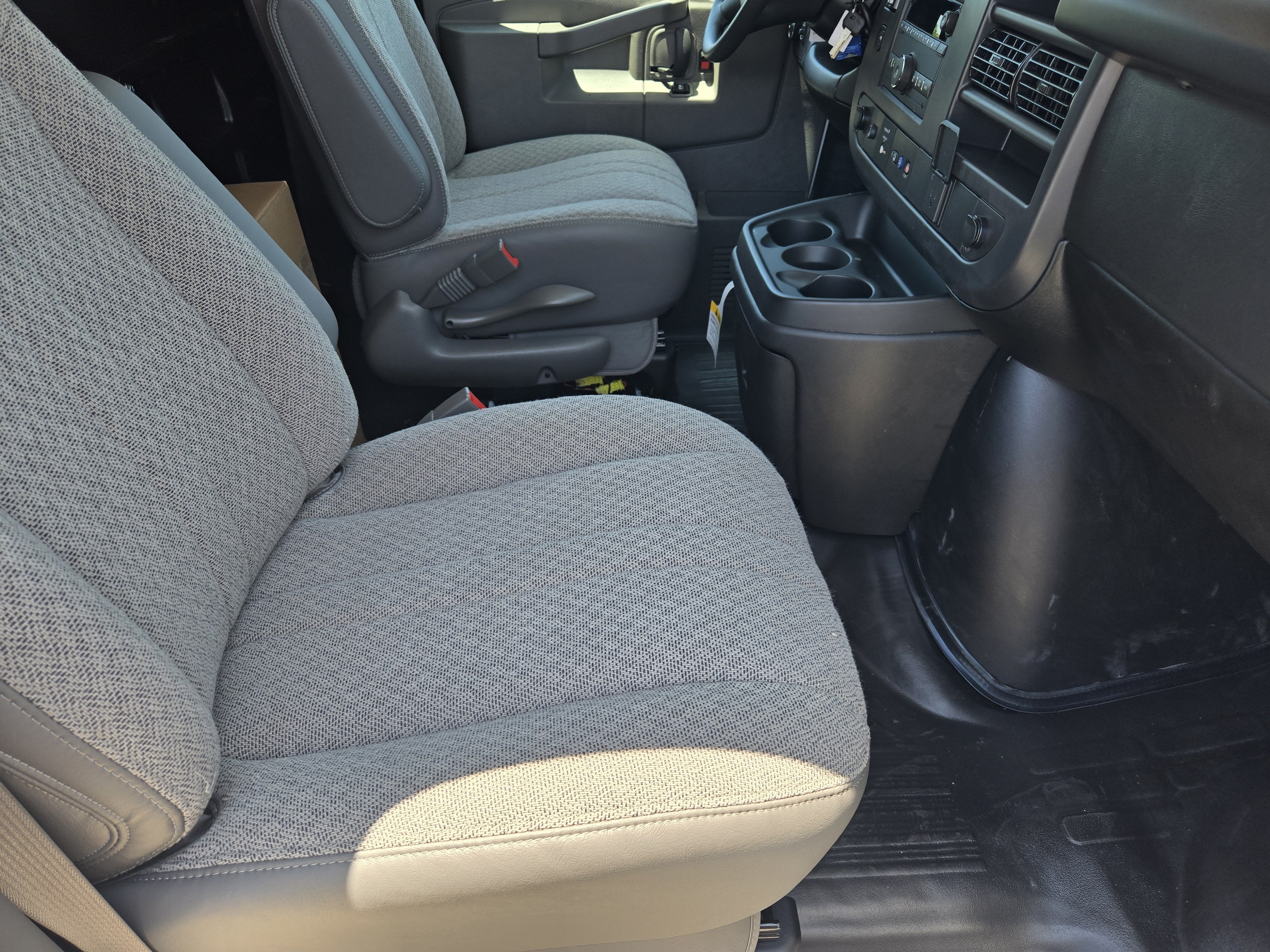 2025 Chevrolet Express Cargo Van Base