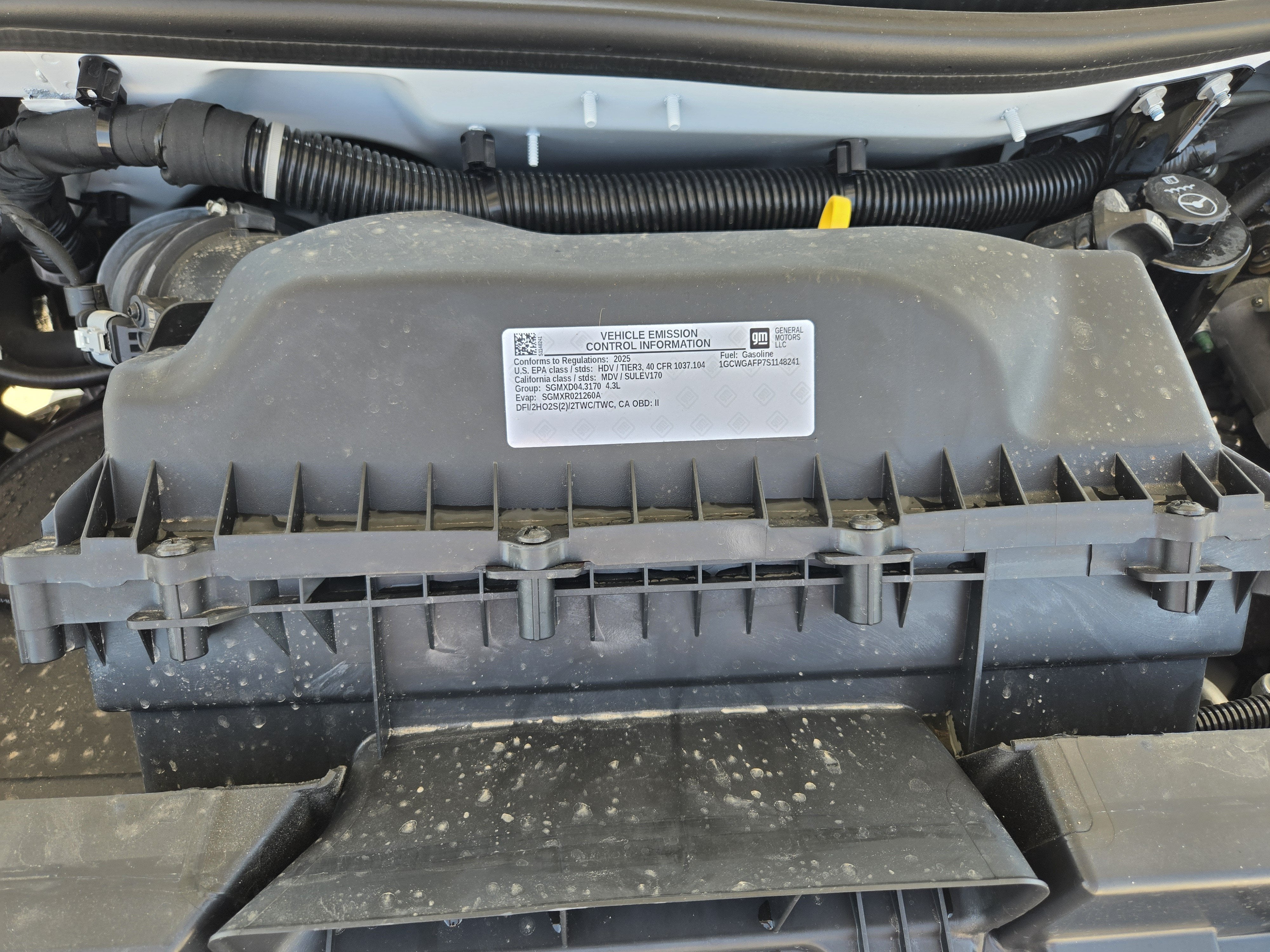 2025 Chevrolet Express Cargo Van Base