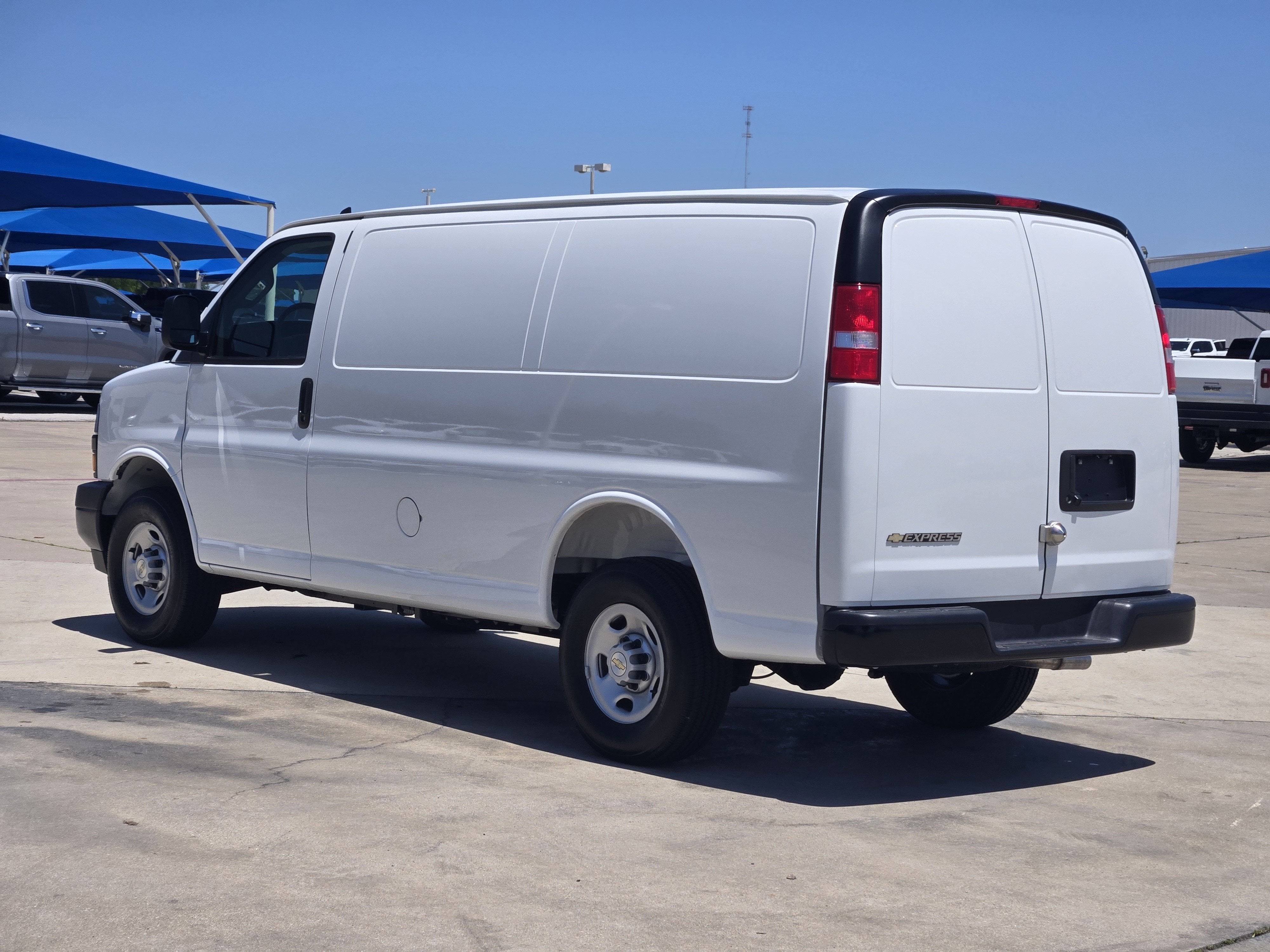 2025 Chevrolet Express Cargo Van Base