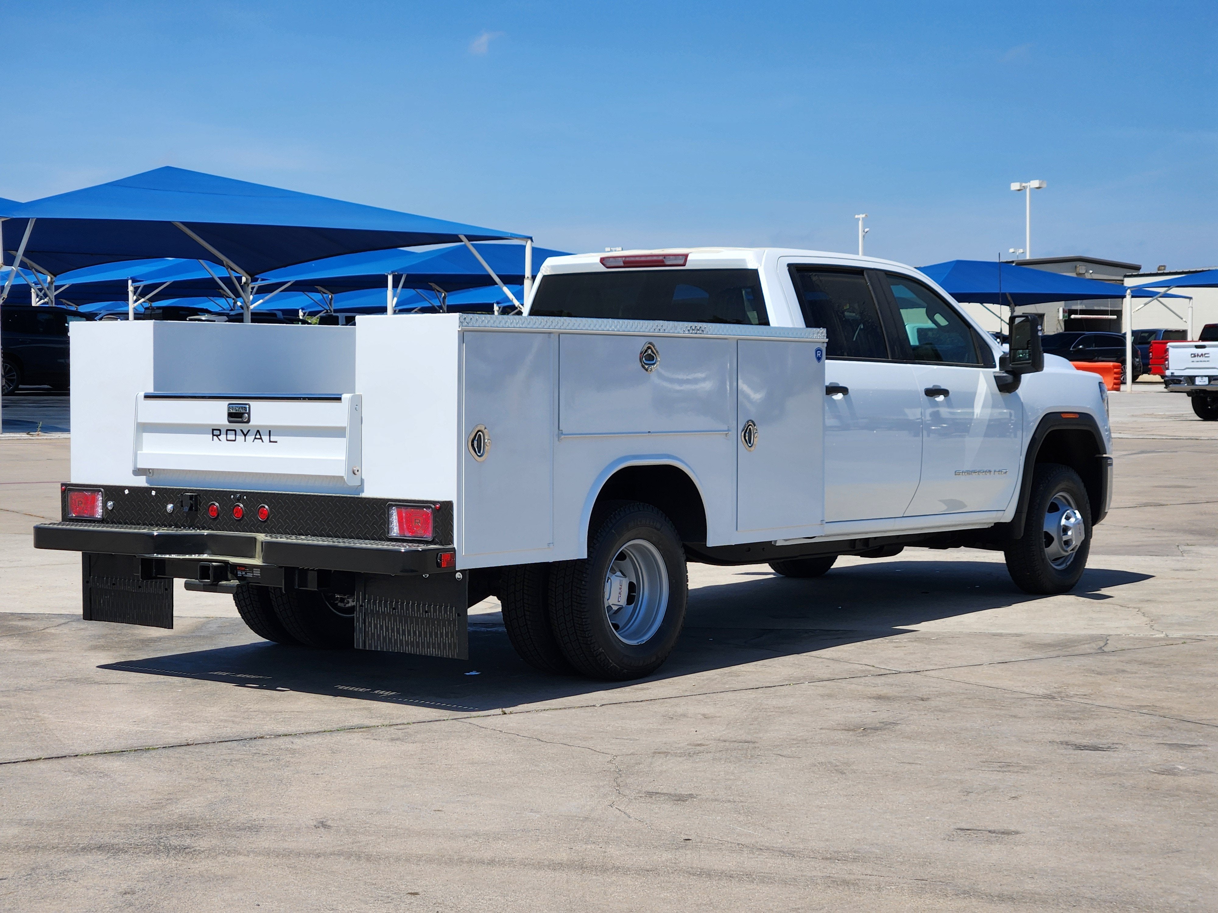 2026 GMC Sierra 3500HD CC Pro