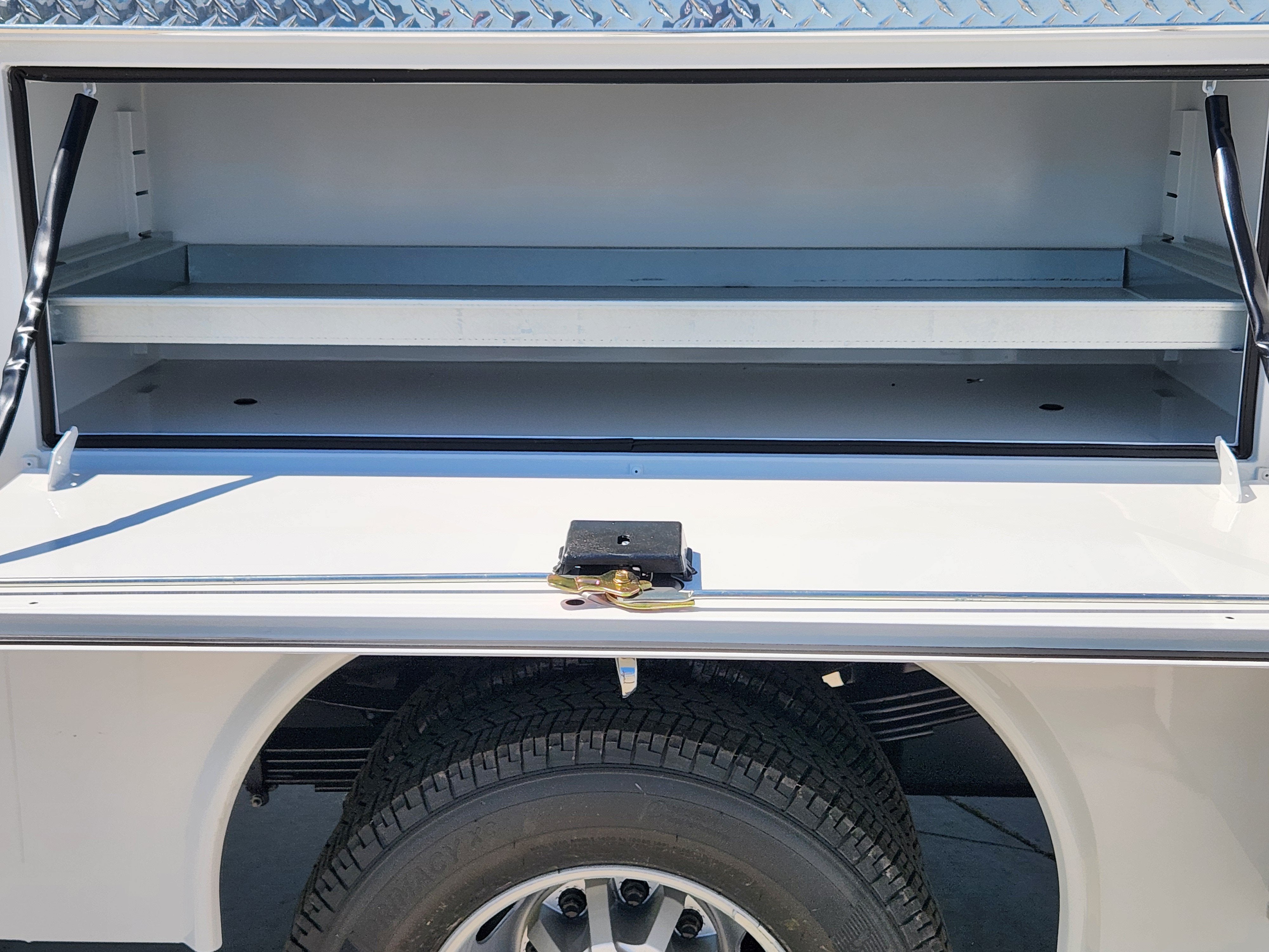 2026 GMC Sierra 3500HD CC Pro
