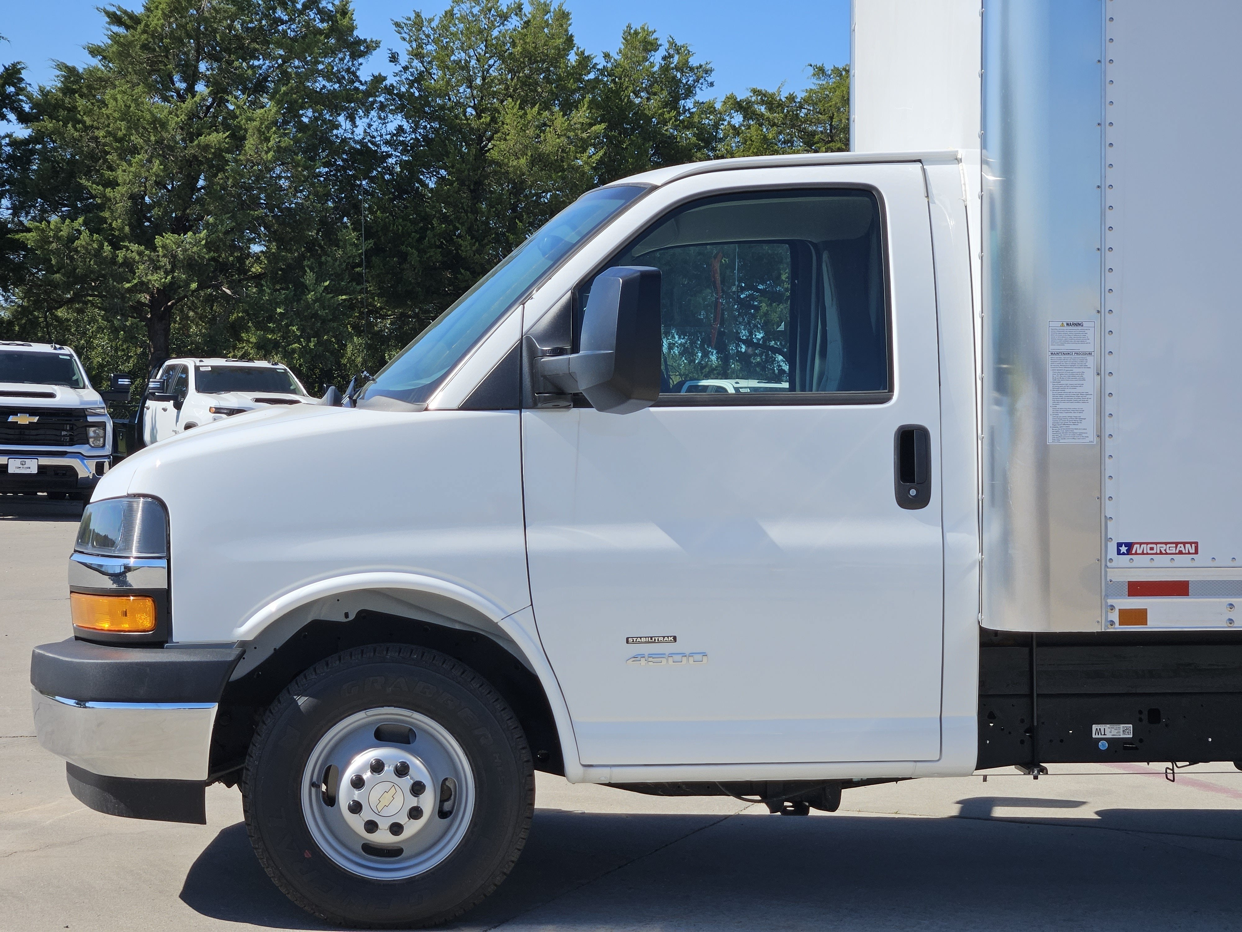 2026 Chevrolet Express Commercial Cutaway Base
