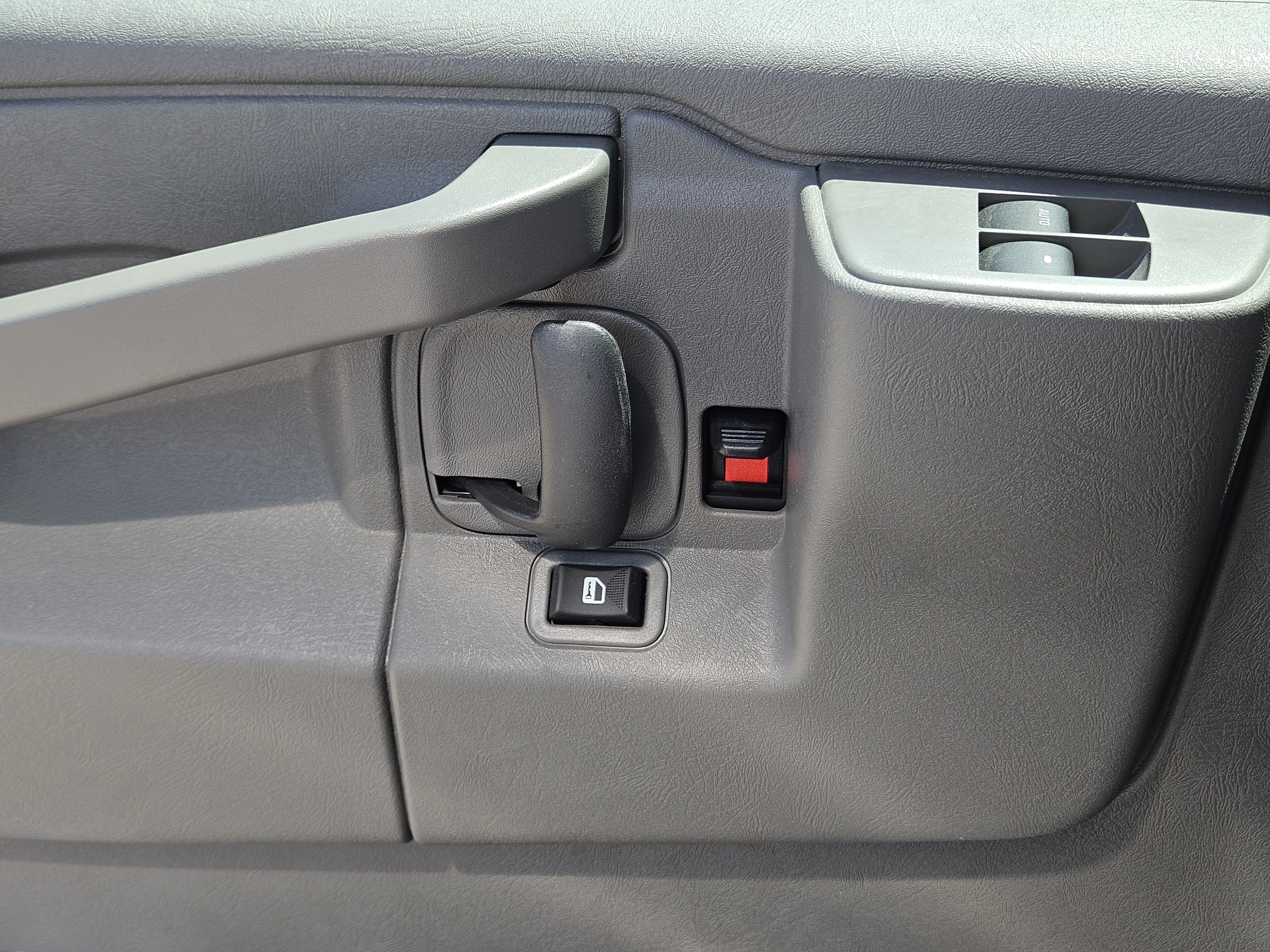 2026 GMC Savana Commercial Cutaway Base